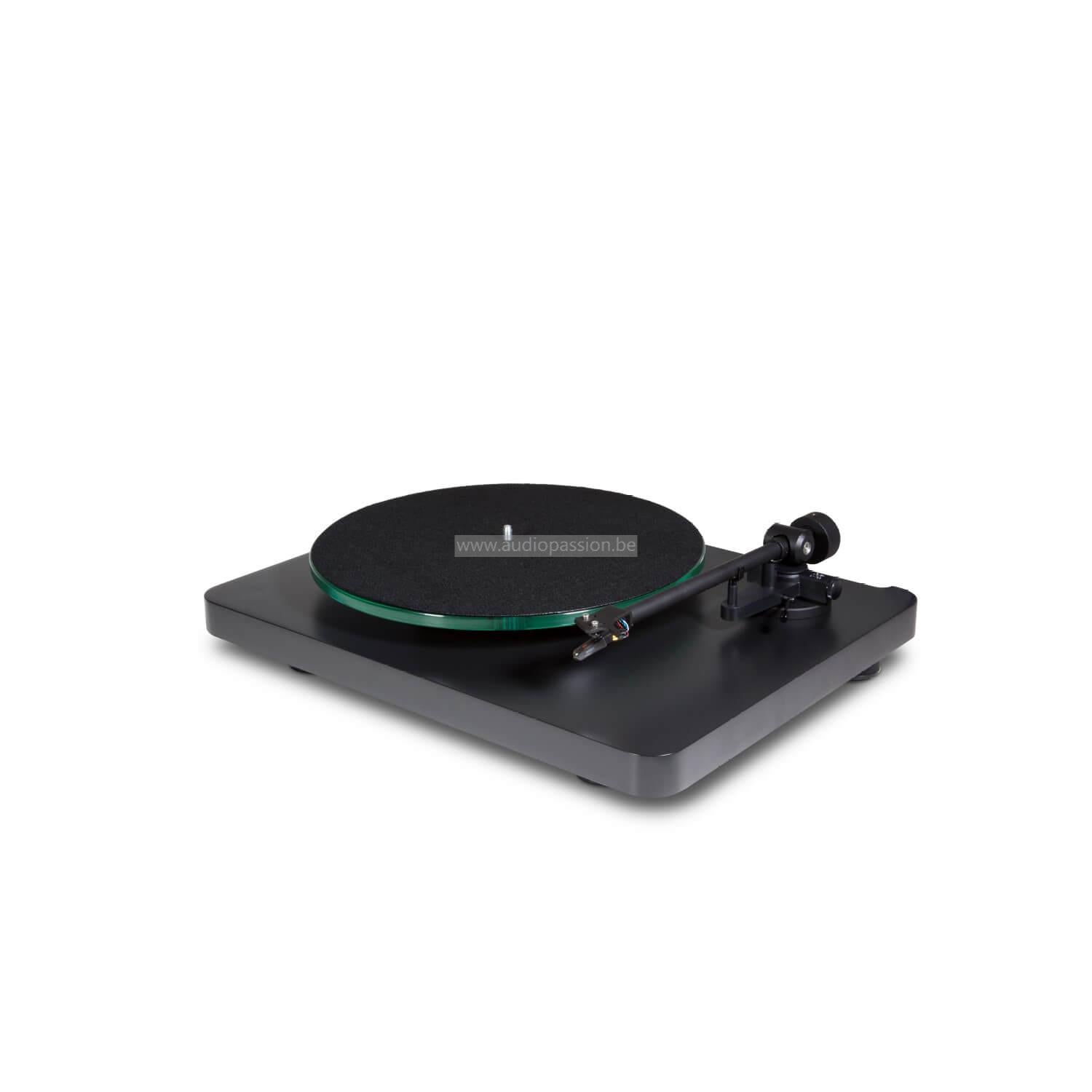 NAD C 558 Turntable + Ortofon OM10