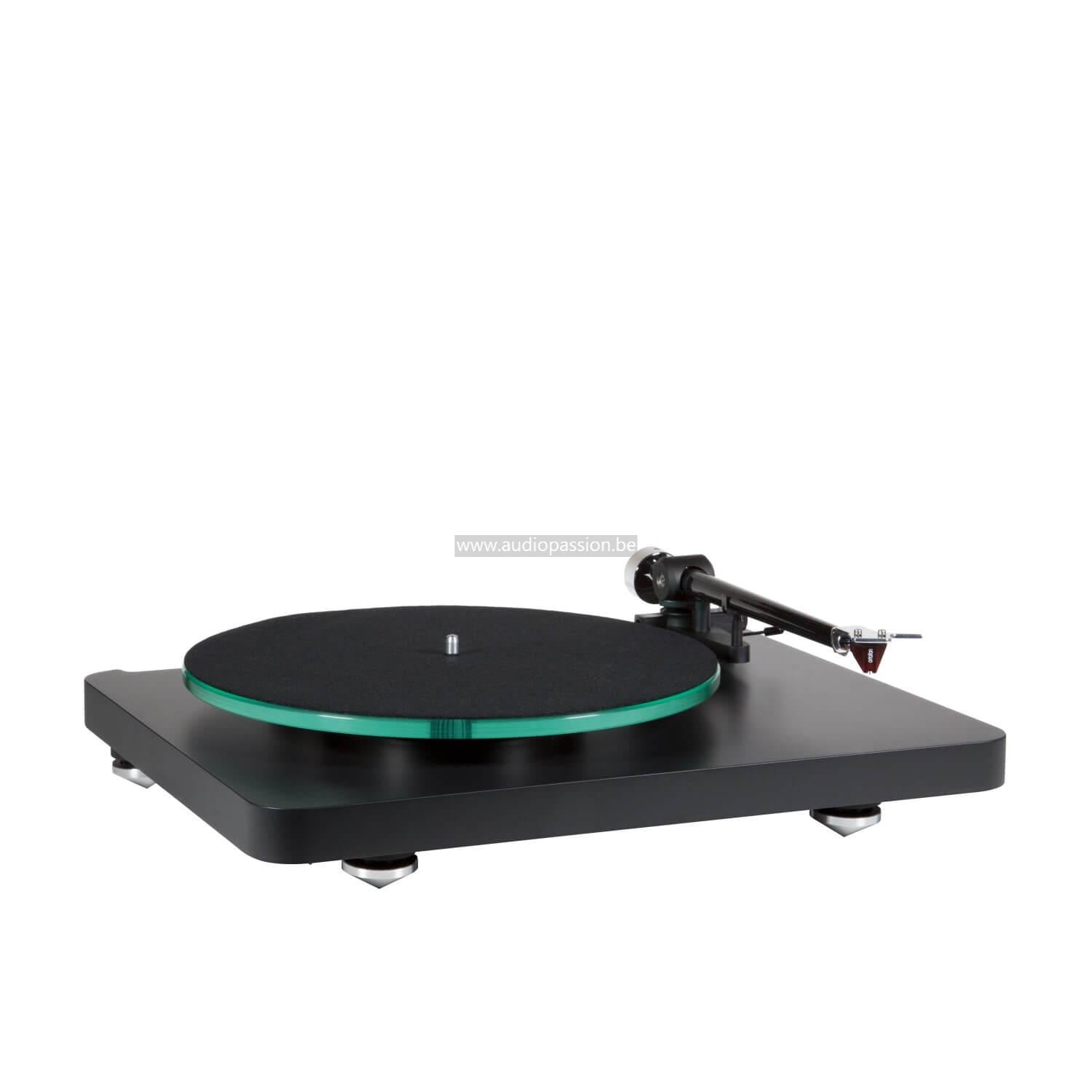 NAD C 588 Turntable + Ortofon 2M Red (MM)